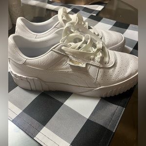 All white puma size 8 women’s